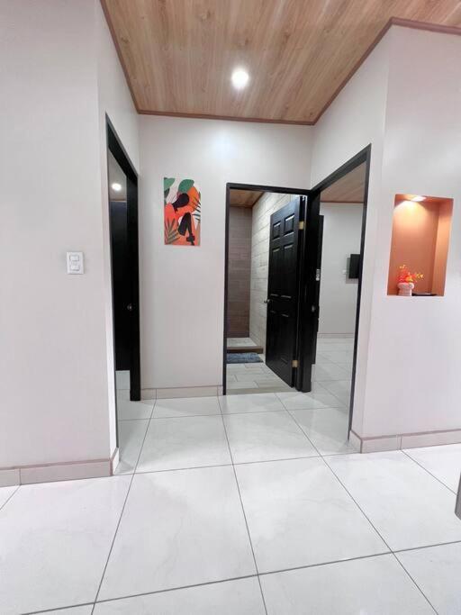 Orange Apartment 5 Min Aeropuerto Juan Santamaria Alajuela Exteriör bild